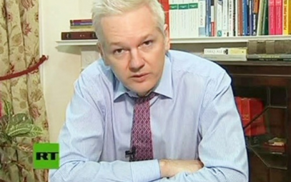 Julian Assange twee jaar in ambassade Ecuador in Londen