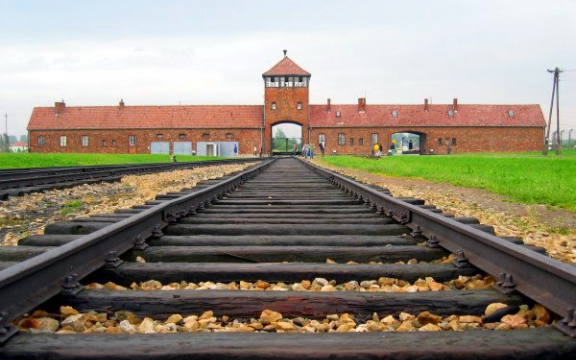 Op dinsdag 27 januari 2015 is het zeventig jaar geleden dat het concentratiekamp van Auschwitz werd bevrijd door een divisie van het Rode Leger.