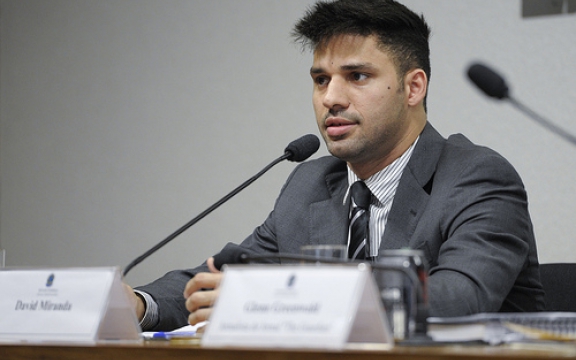 David Miranda legt op 9 oktober 2013 een getuigenis af voor een onderzoekscommissie over internetspionage van de Braziliaanse Senaat