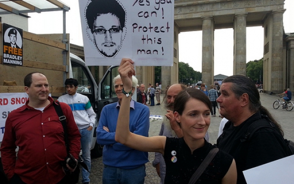 Een meeting ter ondersteuning van Edward Snowden in Berlijn op 4 juli 2013