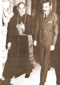 Jorge Bergoglio met zijn goede vriend Jorge Videla, militaire dictator van Argentinië