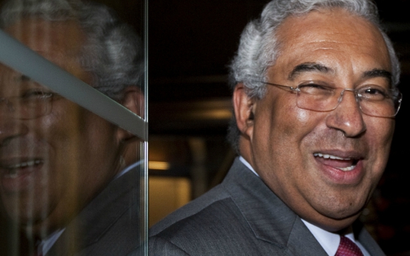 Antonio Costa, voorzitter van de Portugese PS, wil een regering vormen op basis van een parlementaire meerderheid. Niet democratisch?