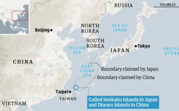 Senkaku-eilanden? Diaoyu-eilanden? Een naam geven is een standpunt innemen. Aan de hand van de lijnen die de opgeëiste EEZ afbakenen kan je zien hoe belangrijk een paar rotsen in zee kunnen zijn