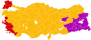 Gele districten = AKP, rode districten is CHP, paars = HDP (WikiMedia Commons)