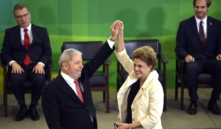 President Rousseff bij de ondertekeningsceremonie op 16 maart 2016 voor de benoeming van Lula da Silva tot haar kabinetschef