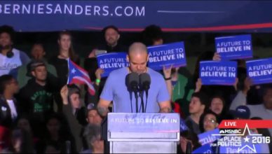 Op 31 maart 2016 introduceerde de Puertoricaanse rapper Residente (Calle 13) Bernie Sanders aan 18.500 supporters in de New Yorkse wijk South Bronx