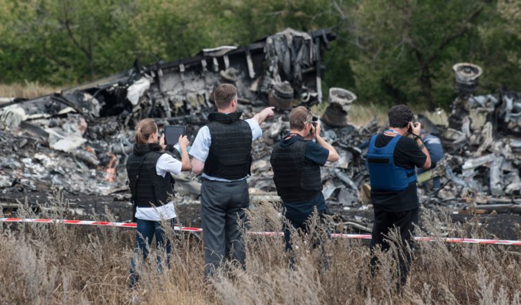 OVSE-waarnemers op de MH17-crashsite