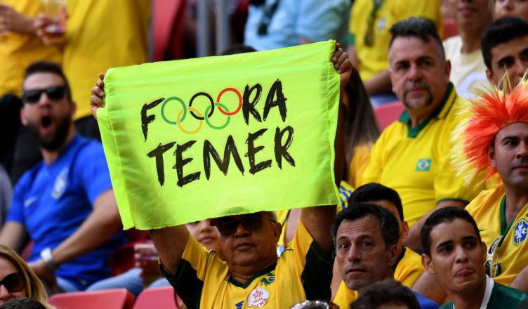 'Fora Temer' (Temer buiten)