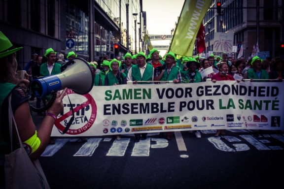 CETA-verdrag tegenhouden is TTIP-verdrag tegenhouden