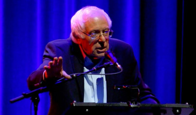 Ook na de verkiezingen gaat Bernie Sanders onvermoeibaar op pad om 'Onze Revolutie' uit te dragen