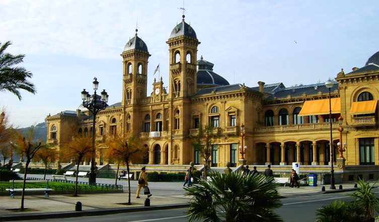 Het stadhuis van San Sebastian/Donostia