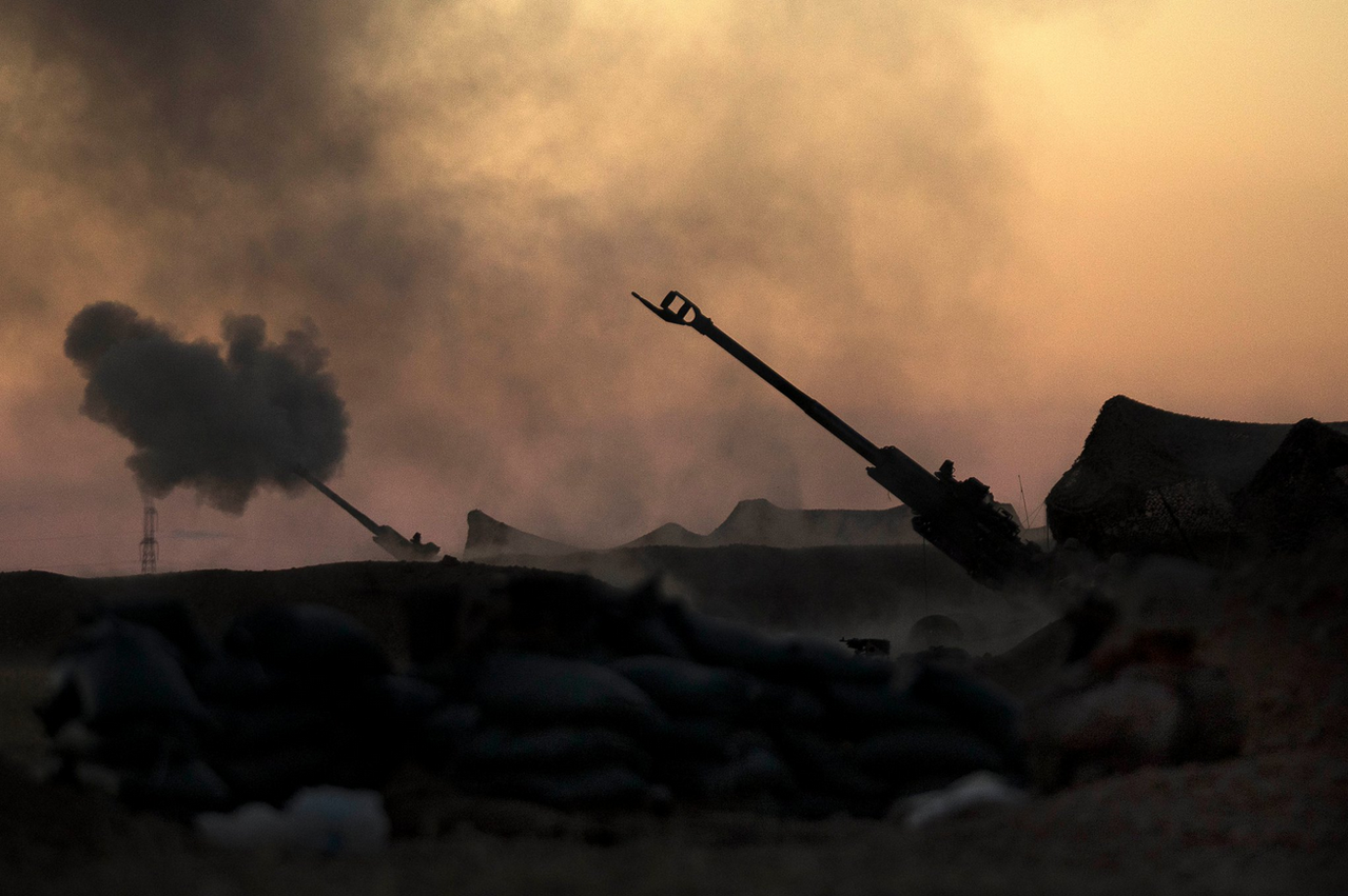 Amerikaans geschut ondersteunde de Syrische rebellen in hun strijd tegen IS in Raqqa