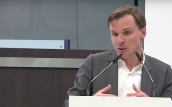 Bruno Vanobbergen spreekt het Vlaams Parlement toe op 22 november 2017