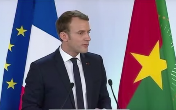 President Macron tijdens zijn toespraak in Ouagadougou