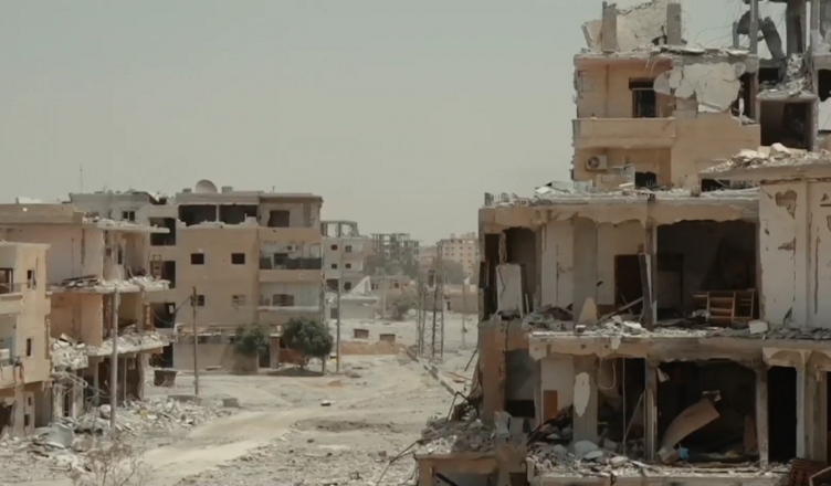 De stad Raqqa is grotendeels verwoest