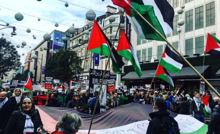 Solidariteitsactie voor Palestina in de Londense Oxford Street