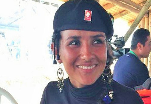 Paula Saenz was van haar 16de tot haar 26ste FARC-guerrillera en is sinds 2016 journaliste van de FARC-zender Nueva Colombia