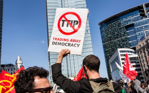 Anti-TTIP-actie aan de gebouwen van de Europese Commissie op het Schumanplein in Brussel