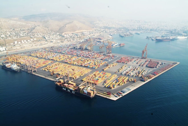 De Griekse havens (hier Piraeus) worden in theorie aan de hoogste bieder verkocht. De werkelijkheid blijkt anders te lopen. De voorspelde opbrengsten worden niet behaald