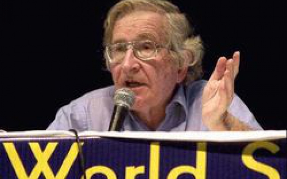 Noam Chomsky op het Wereld Sociaal Forum van 2003