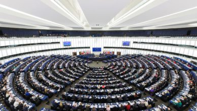 De plenaire zaal van het Europees Parlement in Straatsburg. De Europese instellingen hebben nog steeds twee exemplaren van alle voorzieningen, in Straatburg en Brussel