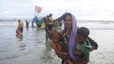 Rohingya-vluchtelingen bereiken de kust van buurland Bangladesh