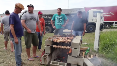 Voor truckers is kamperen op een parking in het immense Brazilië niets ongewoons